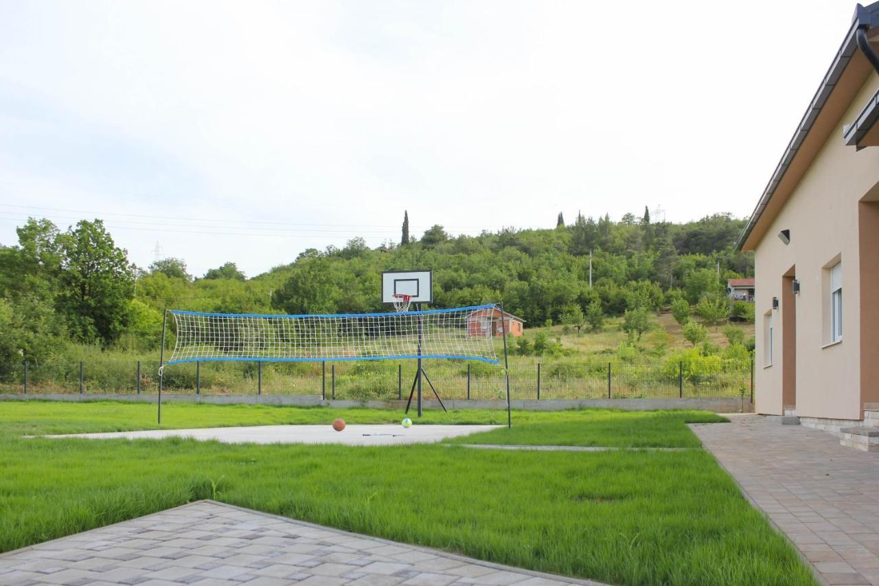 Lila * Mostar